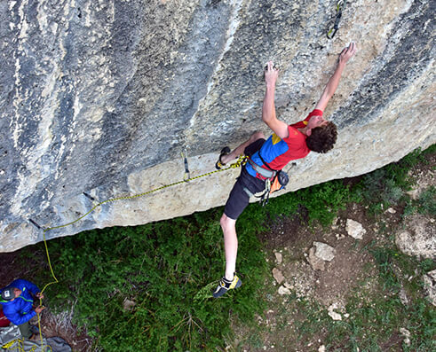 MAXIM athlete Jonathan Hörst climbing He Biggum