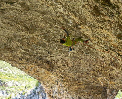 Klemen Bečan climbing La Primera del Hijo, 8b+ / Spain
