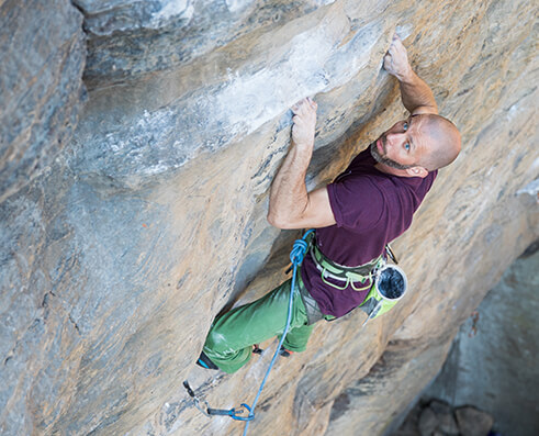 Climbing picture of MAXIM athlete Kris Hampton